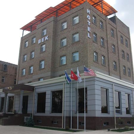 Bek Plus Hotel Takchilik Екстериор снимка