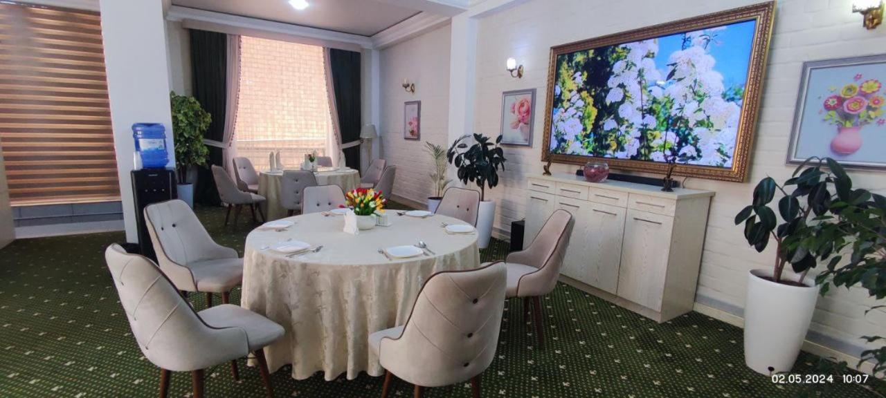 Bek Plus Hotel Takchilik Екстериор снимка