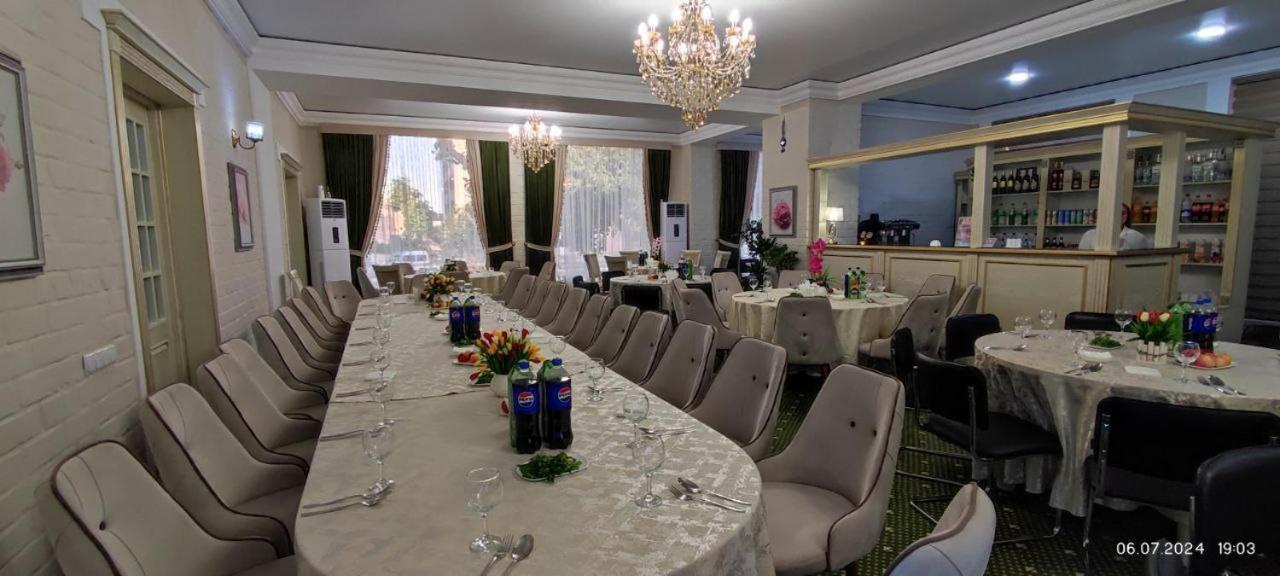 Bek Plus Hotel Takchilik Екстериор снимка