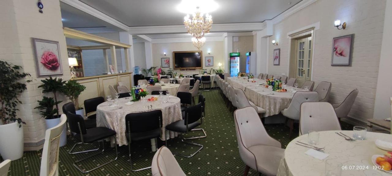Bek Plus Hotel Takchilik Екстериор снимка