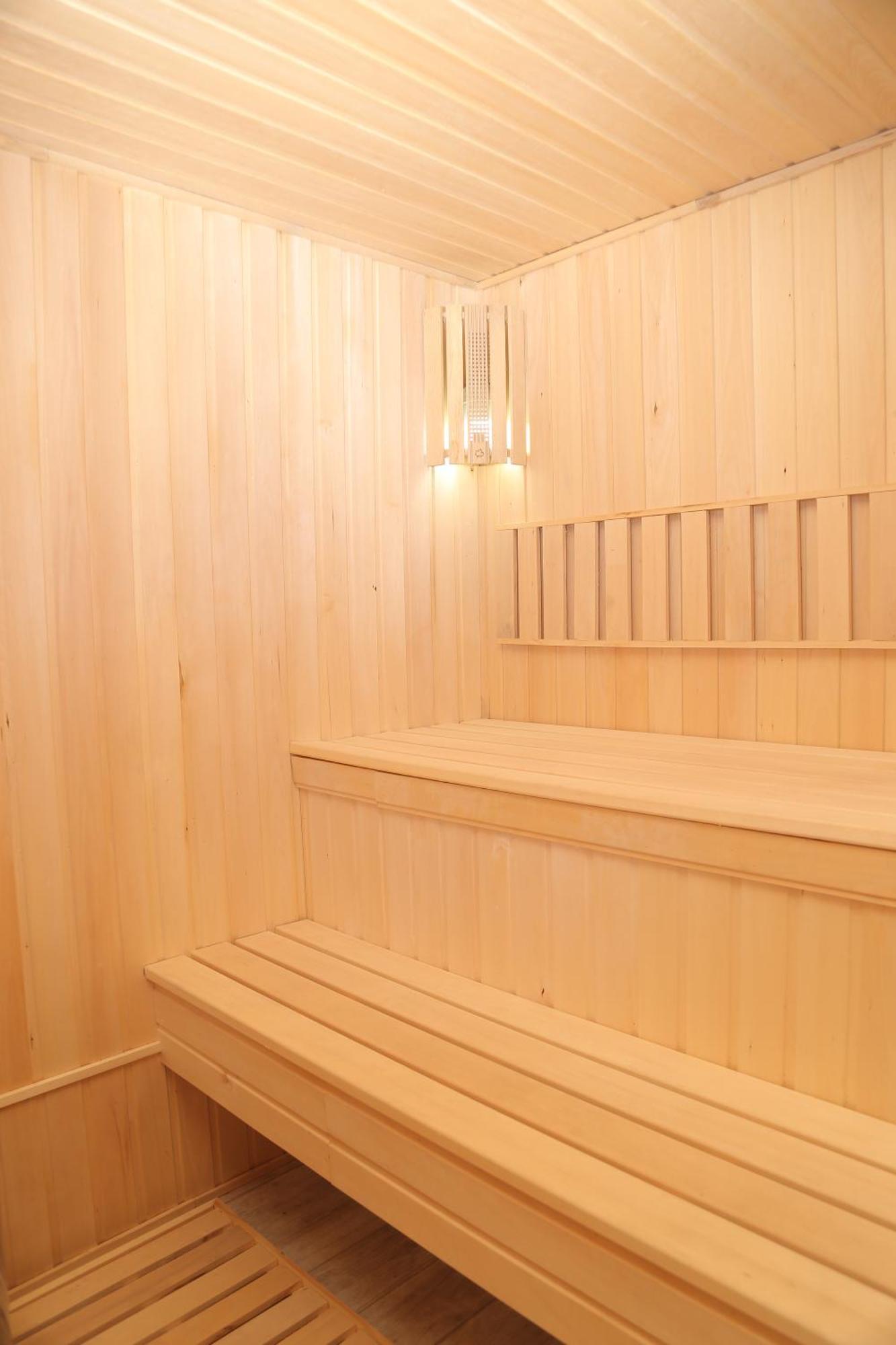 Bek Plus Hotel Takchilik Екстериор снимка