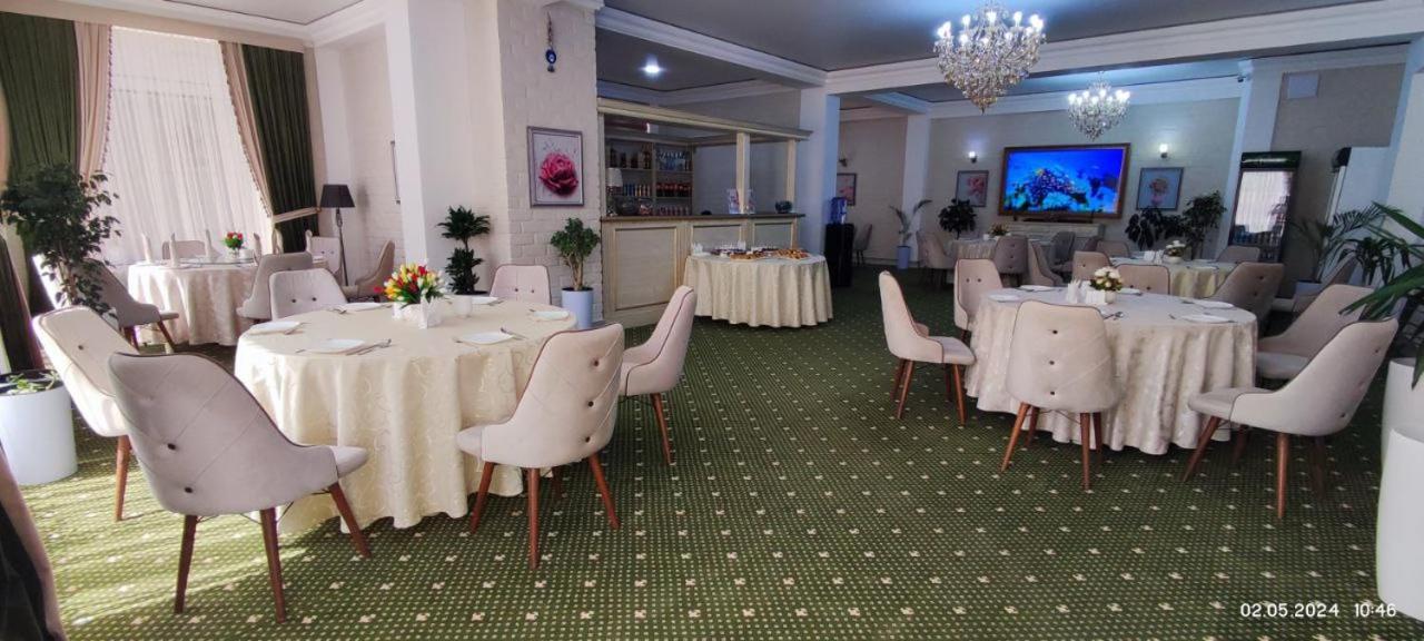 Bek Plus Hotel Takchilik Екстериор снимка