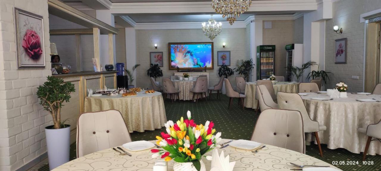 Bek Plus Hotel Takchilik Екстериор снимка