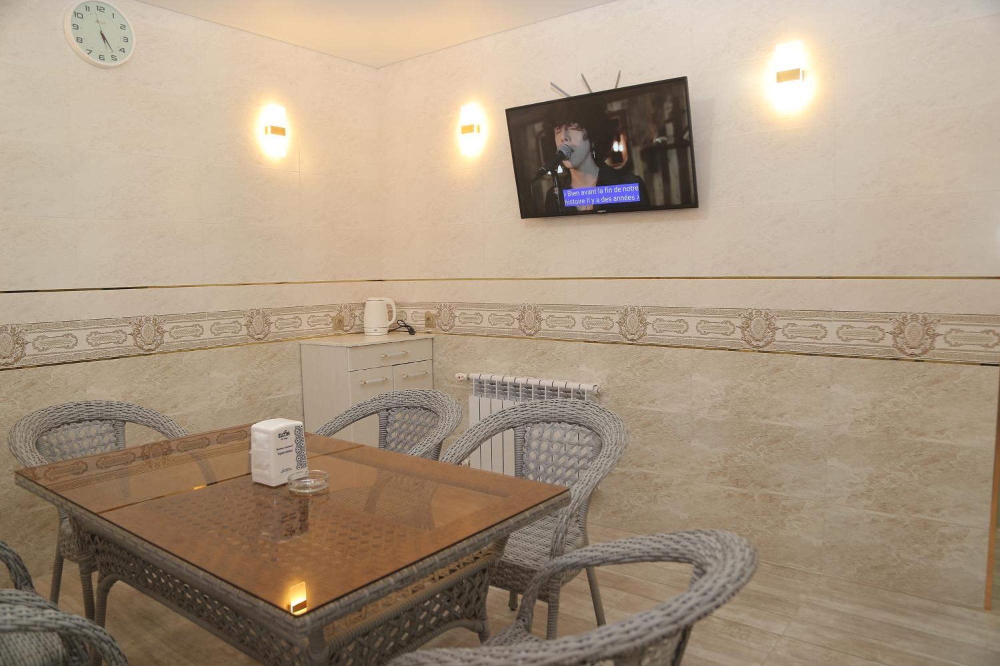Bek Plus Hotel Takchilik Екстериор снимка