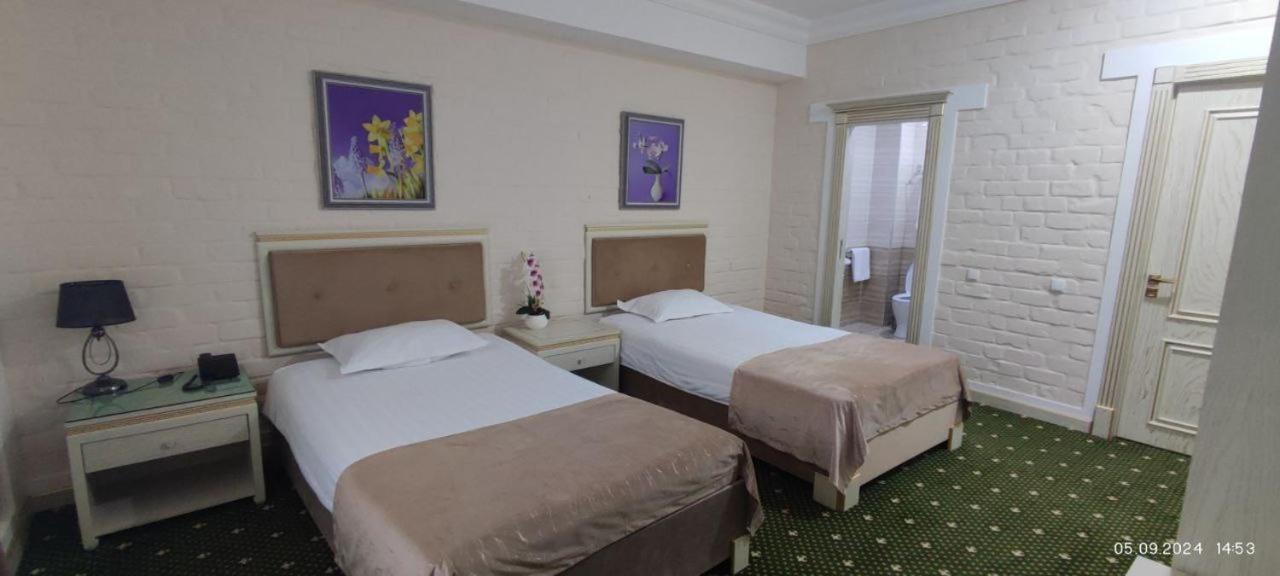 Bek Plus Hotel Takchilik Екстериор снимка