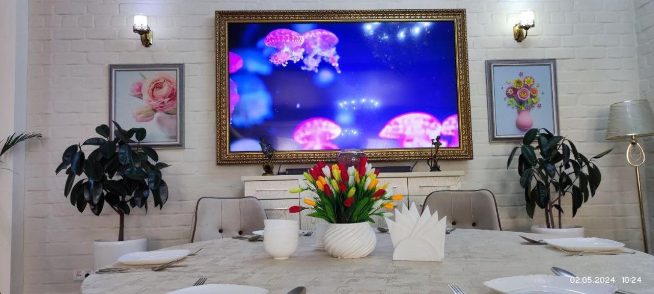 Bek Plus Hotel Takchilik Екстериор снимка