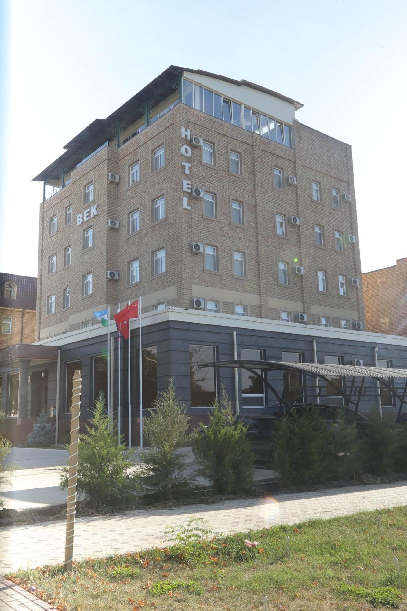 Bek Plus Hotel Takchilik Екстериор снимка
