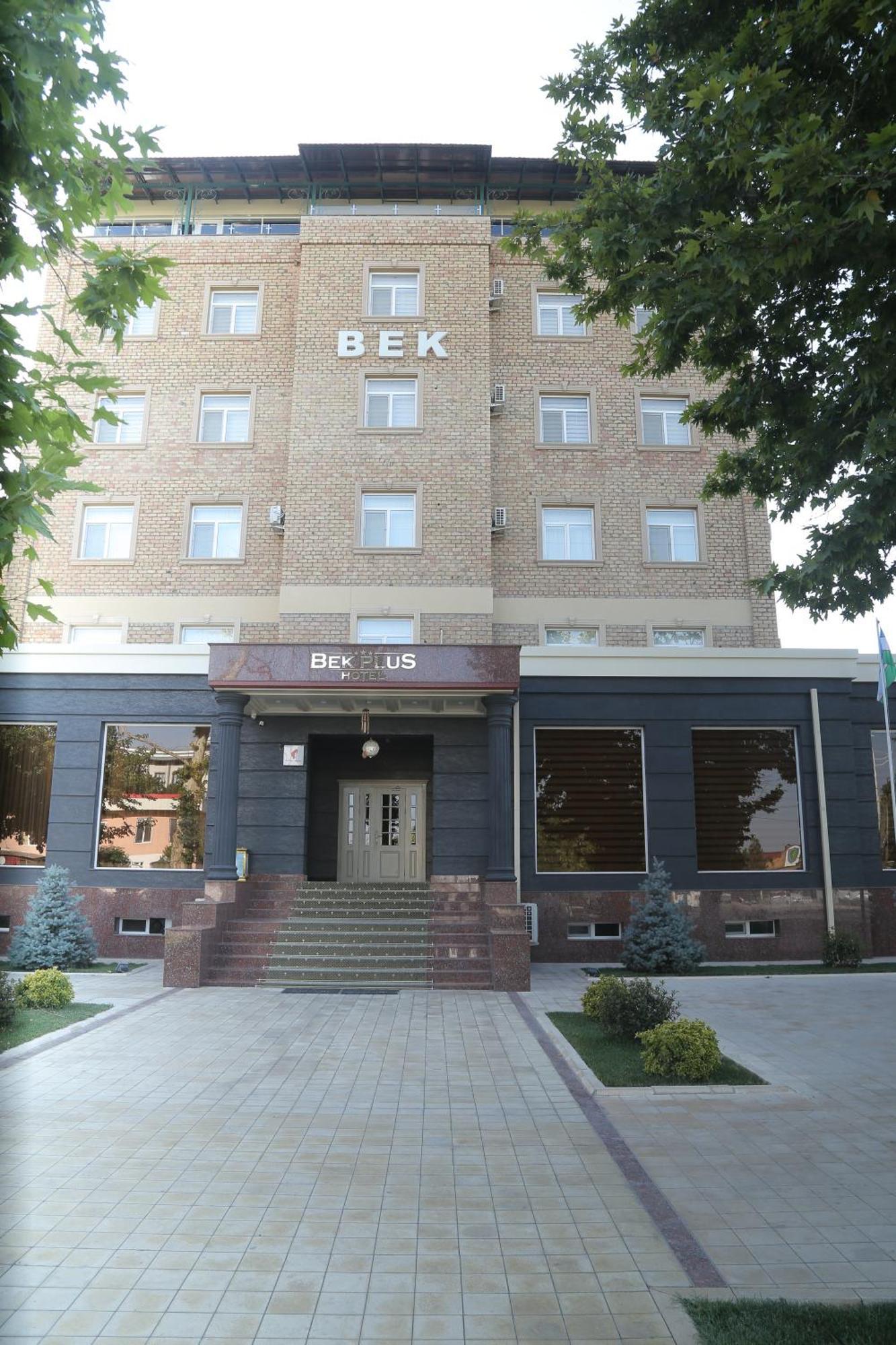 Bek Plus Hotel Takchilik Екстериор снимка